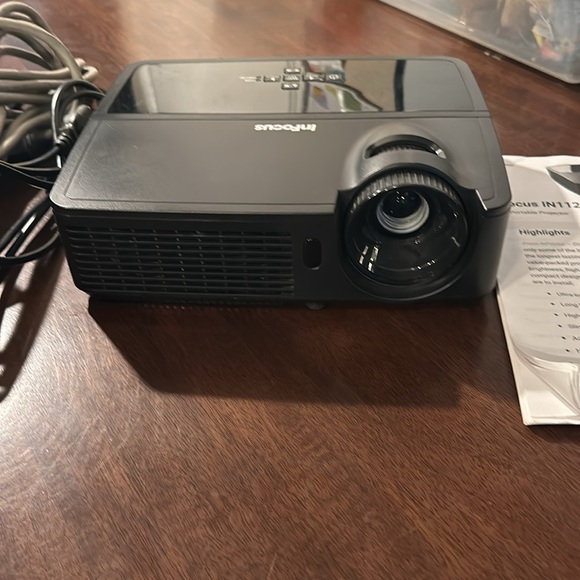 InFocus digital Projector - Picture 6 of 9